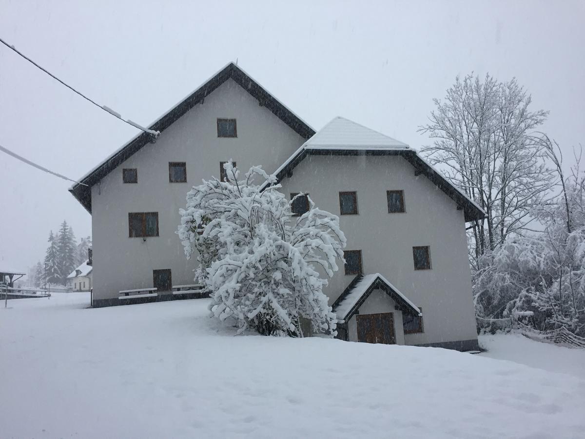 Youth Hostel Nika Краньска Гора Экстерьер фото